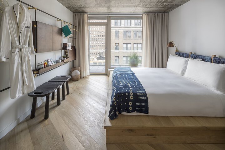 Room 32 of 40