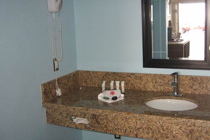 Dolphin Cove Motel