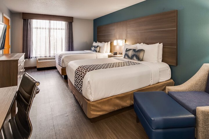 Room 8 of 32