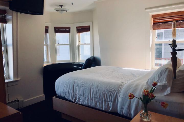 Room 11 of 21