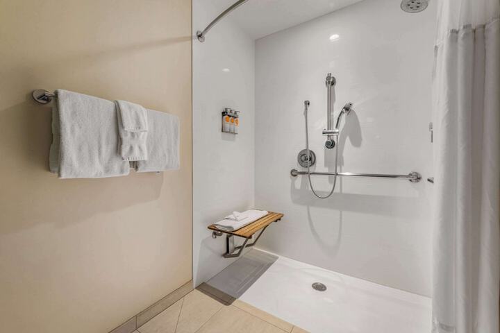 Room 53 of 78