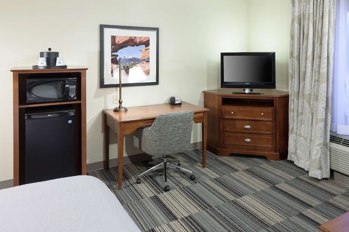 Room 6 of 34