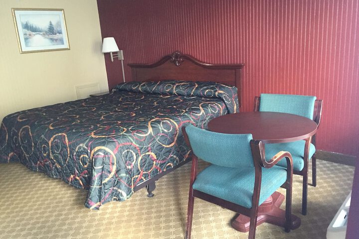Room 6 of 6