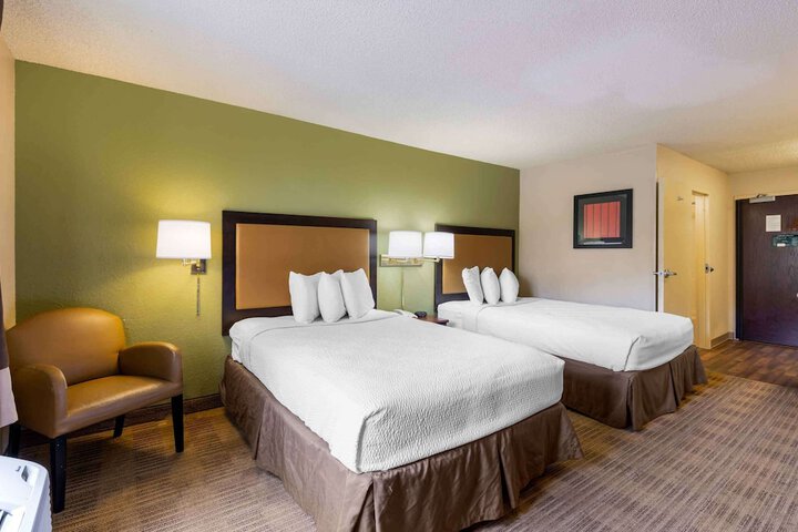 Room 21 of 28