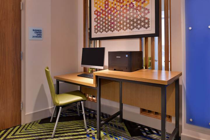 Holiday Inn Express & Suites Marshalltown by IHG
