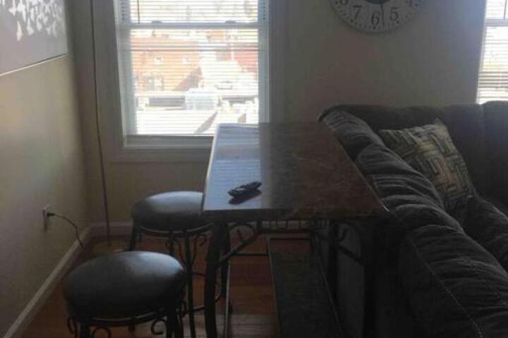 Lovely one bedroom with free parking