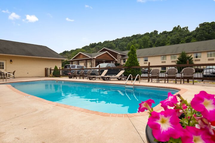 Pool 5 of 37