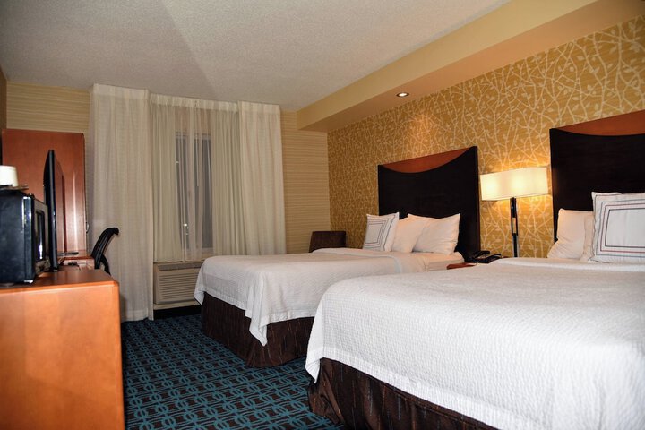 Fairfield Inn & Suites Hartford Airport