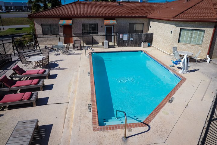 Pool 4 of 38