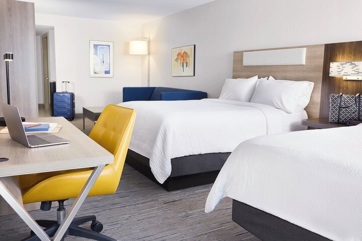 Holiday Inn Express & Suites Alexandria by IHG