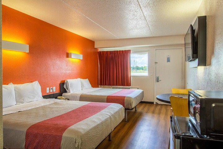 Motel 6 Ashland OH