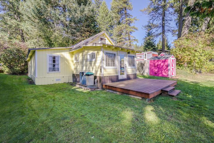 Newport Cabin on Diamond Lake w / Private Boat Dock