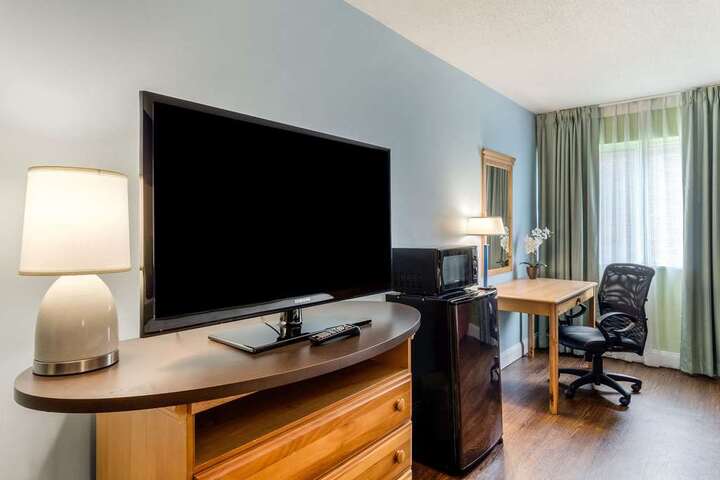 Suite 14 of 61