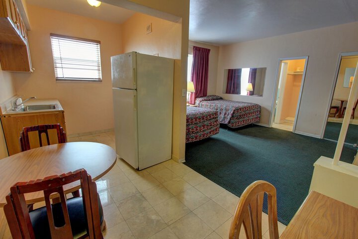 Room 9 of 34