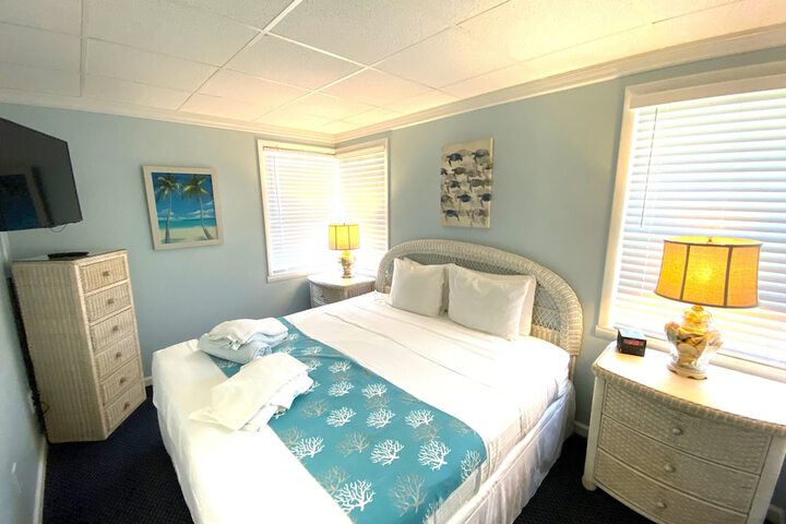 Room 105 of 170