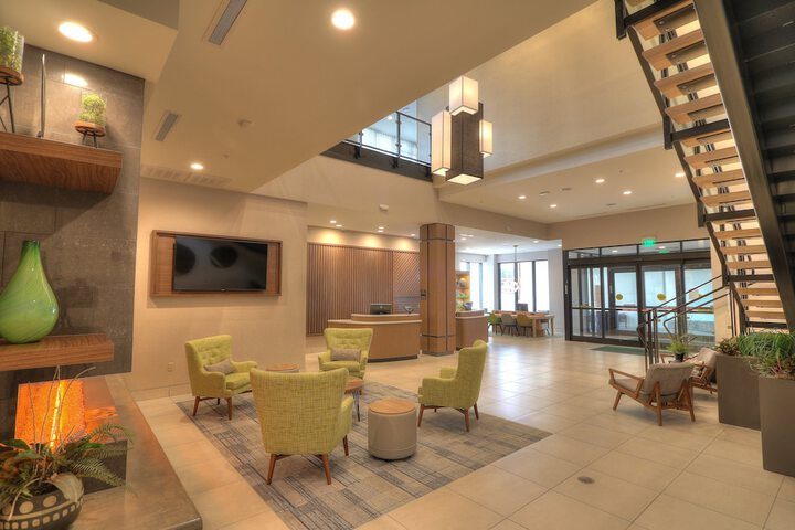 Hotel 4 of 107