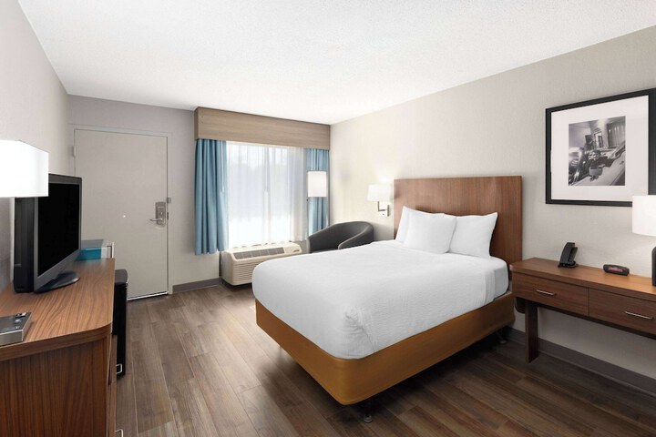 Room 19 of 39