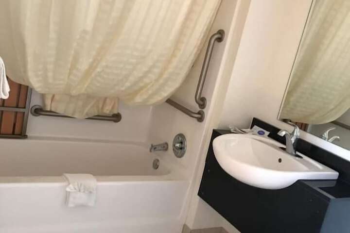Room 14 of 23