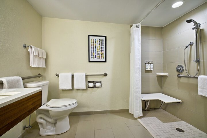 Room 20 of 38
