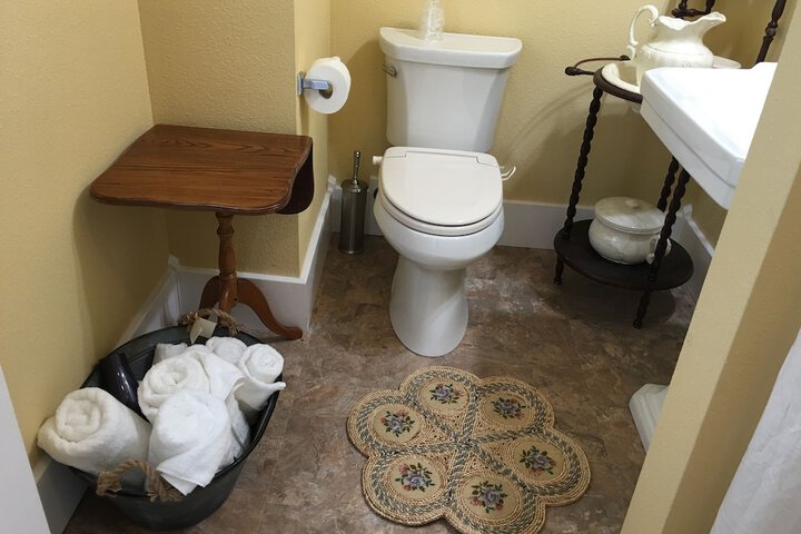 Room 13 of 27