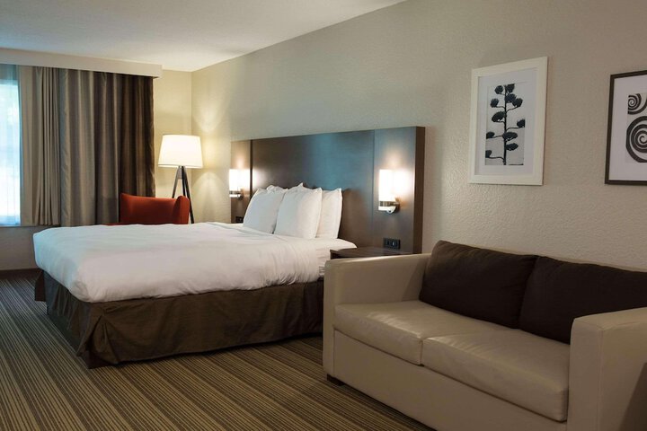 Country Inn & Suites by Radisson Platteville, WI