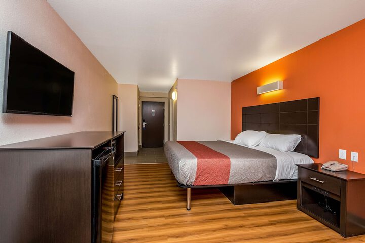 Room 30 of 40