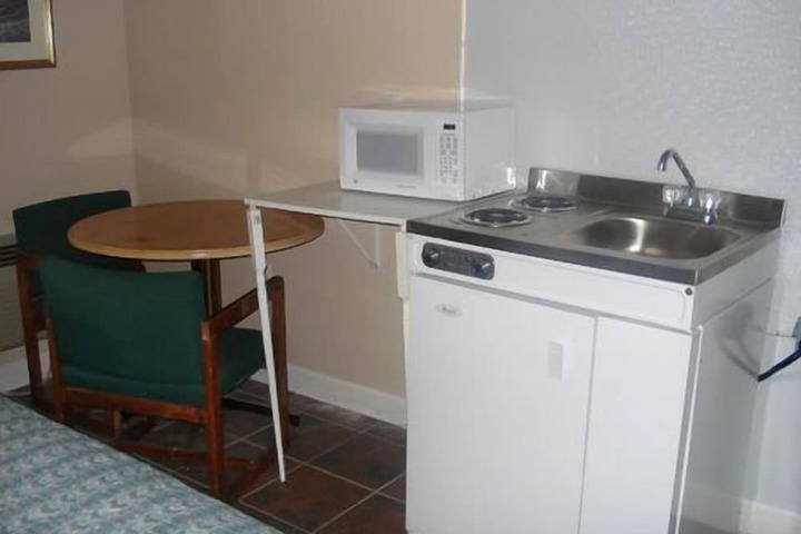 New Sea Breeze Motel