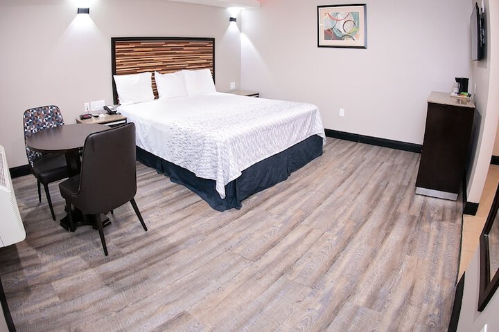 Room 15 of 37