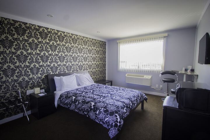 Room 33 of 92