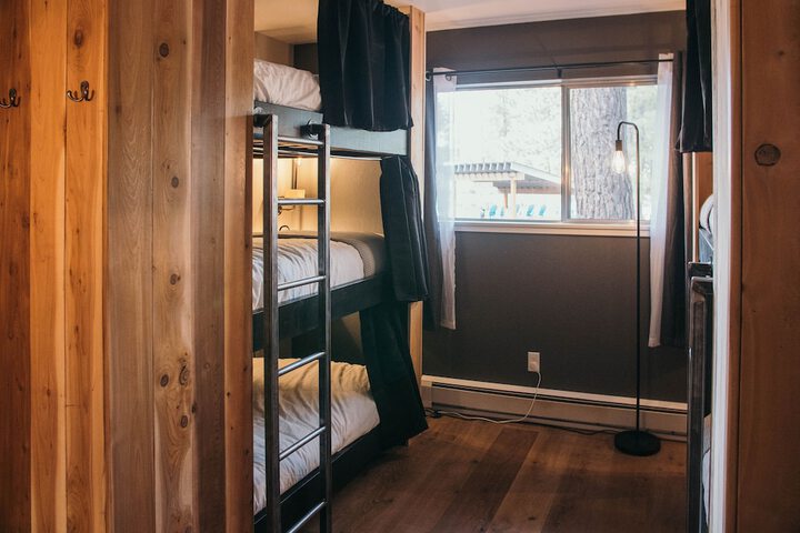 Room 25 of 43