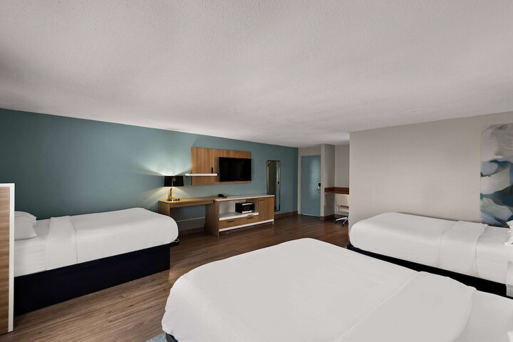 Wyndham Garden Ankeny / Des Moines