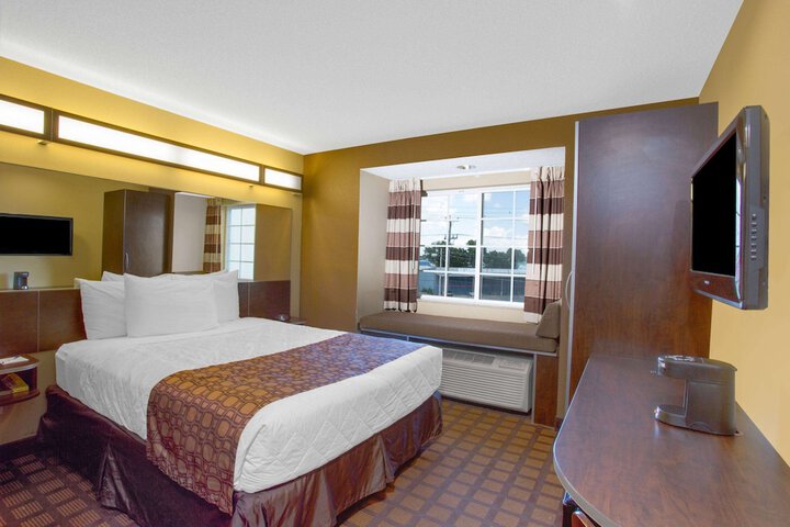 Room 12 of 22