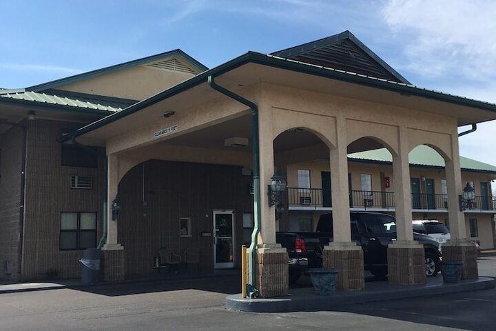 Regency Inn & Suites