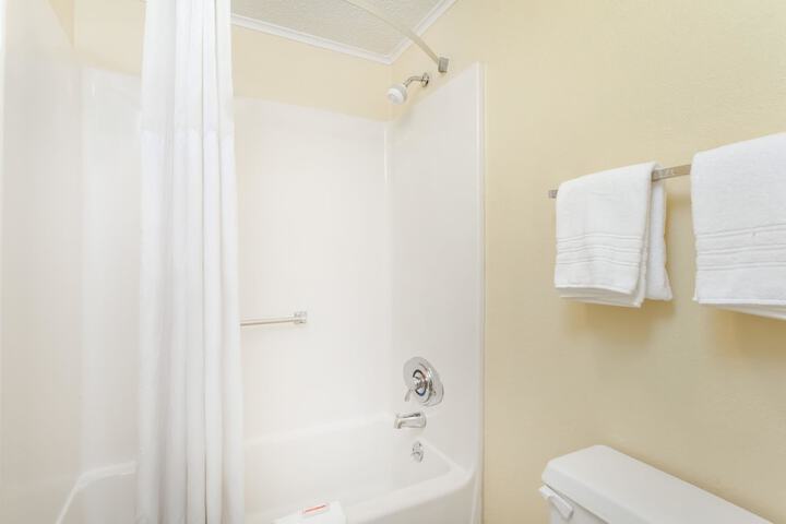 Room 8 of 14