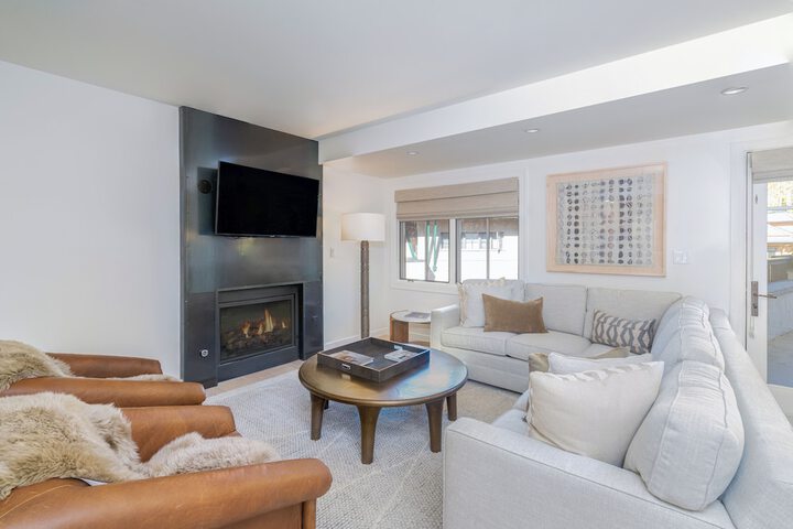 Madeline Hotel & Residences Auberge Collection