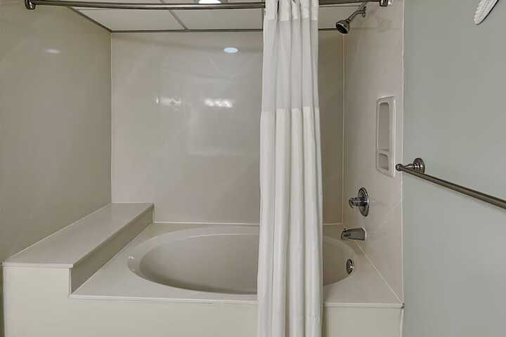 Room 216 of 394