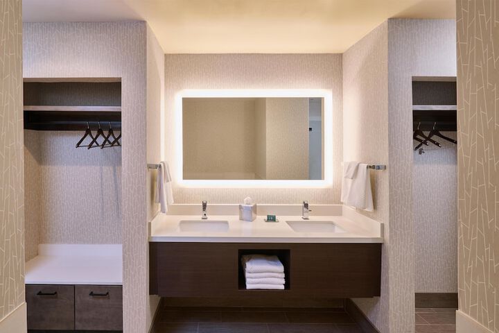 DoubleTree by Hilton Buena Park