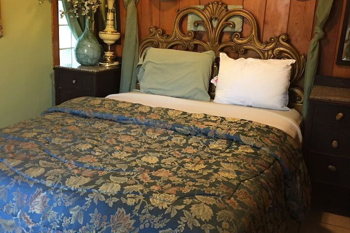 Room 5 of 24