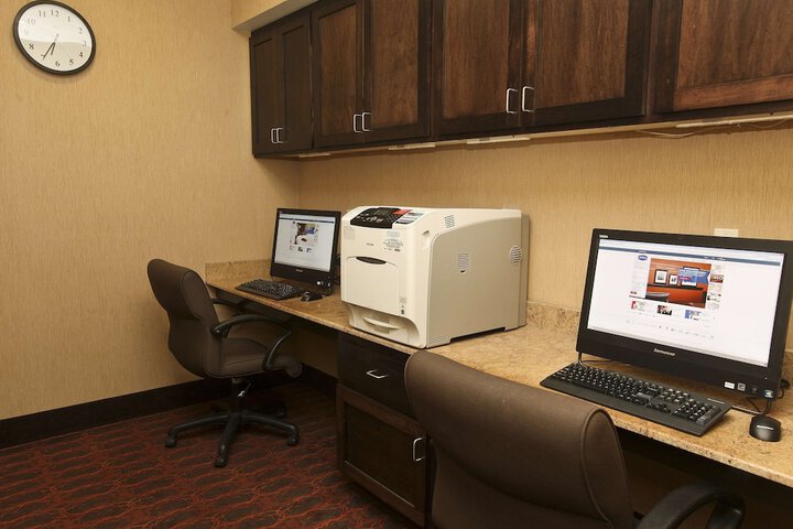 Hampton Inn & Suites by Hilton Fargo Medical Center