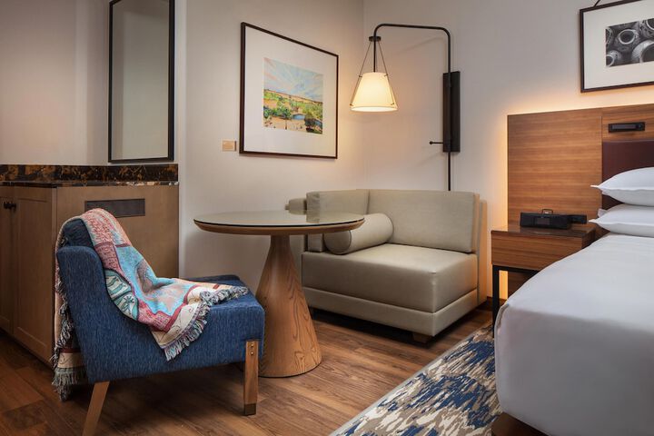 Room 52 of 145