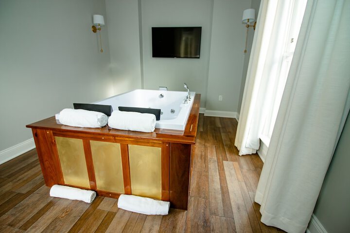 Room 43 of 62