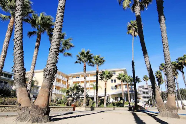 Hotel 2 of 65