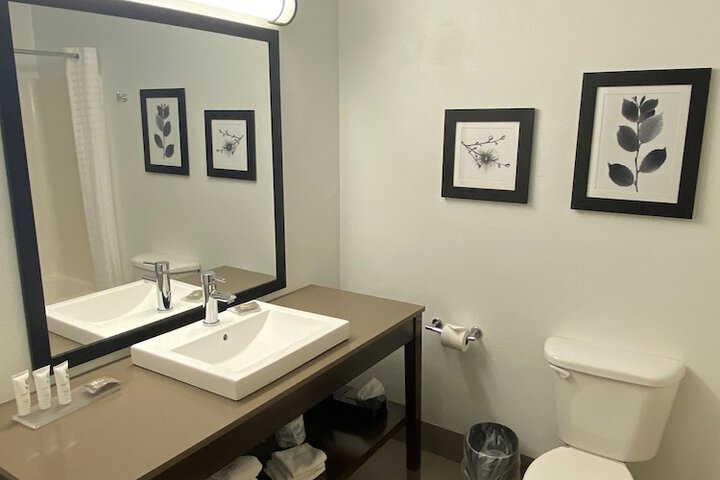 Country Inn & Suites by Radisson Council Bluffs, IA