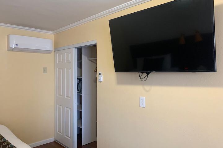 Room 42 of 59