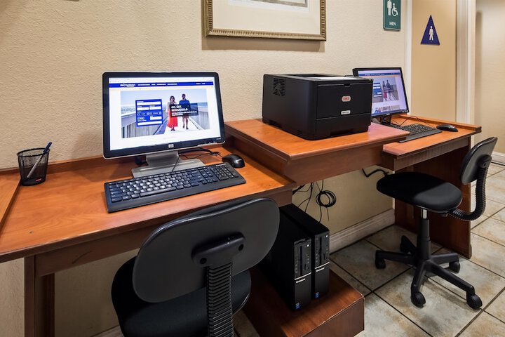 Business Center 14 of 14