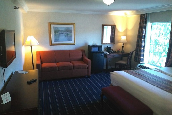 The Wilshire Grand Hotel