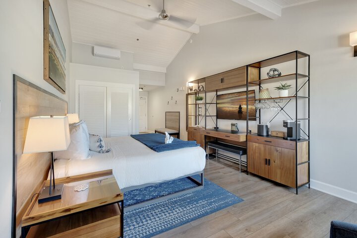 Room 43 of 93