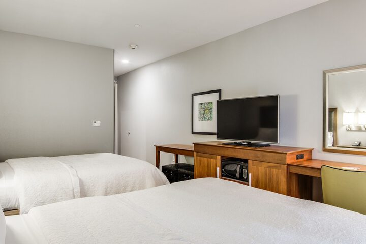 Hampton Inn & Suites Dallas / Ft. Worth Airport South