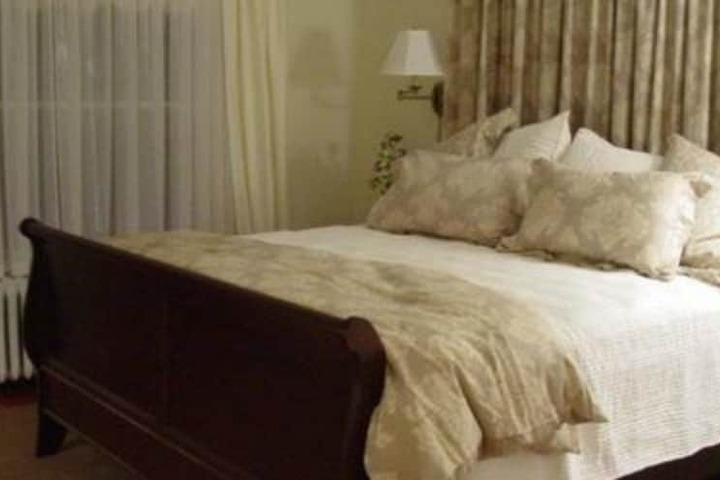 THE MCFARLAND INN