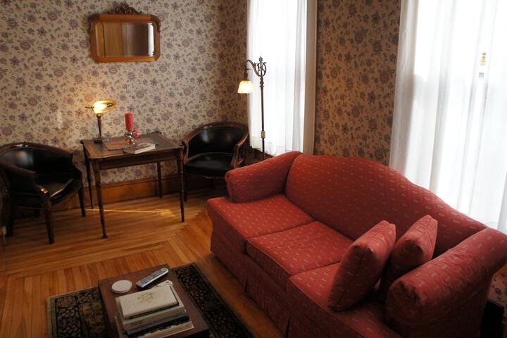 Room 12 of 36